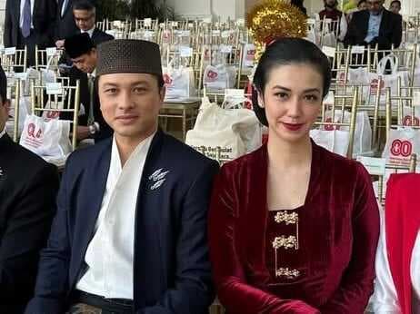 Viral Nicholas Saputra dan Velove Vexia Tampil Menawan di Istana Merdeka, Netizen Gaduh! Viral Nicholas Saputra dan Velove Vexia Tampil Menawan di Istana Merdeka, Netizen Gaduh!