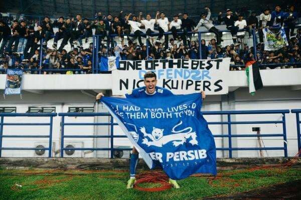 Nick Kuipers Tak Sabar Persib Bandung Rayakan Juara Liga 1 2024-2025 di Stadion GBLA Nick Kuipers Tak Sabar Persib Bandung Rayakan Juara Liga 1 2024-2025 di Stadion GBLA