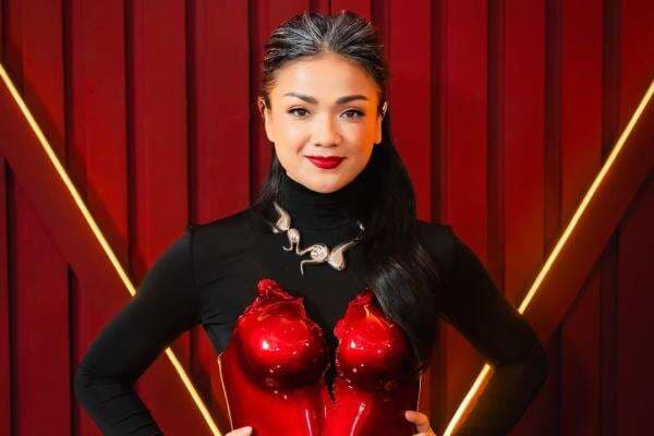 Curhat Nirina Zubir Hadapi Kasus Mafia Tanah selama 4 Tahun Curhat Nirina Zubir Hadapi Kasus Mafia Tanah selama 4 Tahun