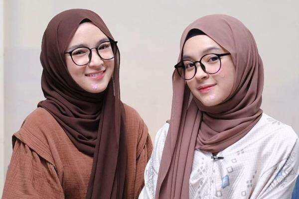 Nissa Sabyan Girang Bikin Konten Bareng Eca Aura hingga Wajahnya Disebut Mirip Nissa Sabyan Girang Bikin Konten Bareng Eca Aura hingga Wajahnya Disebut Mirip