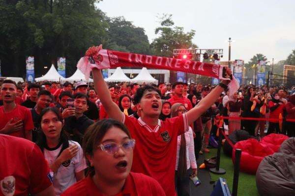 Lagu Indonesia Pusaka Tetap Dinyanyikan di SUGBK meski Timnas Indonesia Tumbang 0-6 dari Jepang Lagu Indonesia Pusaka Tetap Dinyanyikan di SUGBK meski Timnas Indonesia Tumbang 0-6 dari Jepang