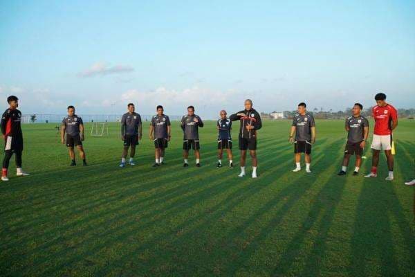 Nova Arianto Beri Pesan Penting untuk Timnas Indonesia U-17 Jelang Piala Kemerdekaan 2025 Nova Arianto Beri Pesan Penting untuk Timnas Indonesia U-17 Jelang Piala Kemerdekaan 2025