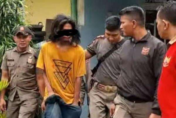 Kerap Pamer Kelamin ke Anak Kecil, ODGJ Gegara Narkoba Dievakuasi ke RSJ Kerap Pamer Kelamin ke Anak Kecil, ODGJ Gegara Narkoba Dievakuasi ke RSJ