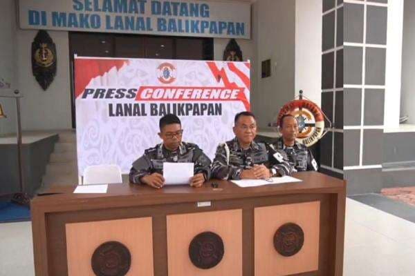 Oknum Anggota TNI AL Pelaku Pembunuhan Wartawati di Banjarbaru Kalsel Ditangkap Oknum Anggota TNI AL Pelaku Pembunuhan Wartawati di Banjarbaru Kalsel Ditangkap