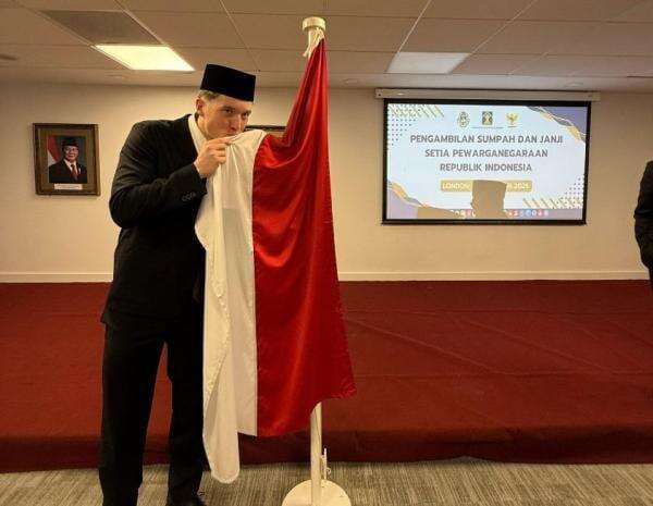 Ole Romeny Siap Perkuat Timnas Indonesia Usai Resmi Jadi WNI, Begini Reaksi Erick Thohir Ole Romeny Siap Perkuat Timnas Indonesia Usai Resmi Jadi WNI, Begini Reaksi Erick Thohir