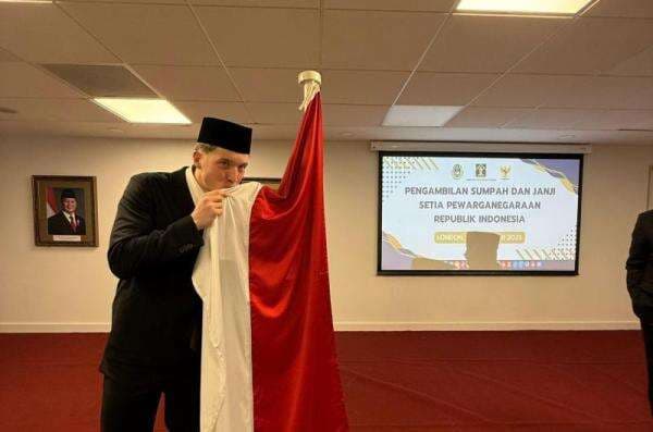 Breaking News: Ole Romeny, Dion Markx dan Tim Geypens Resmi Jadi WNI Breaking News: Ole Romeny, Dion Markx dan Tim Geypens Resmi Jadi WNI