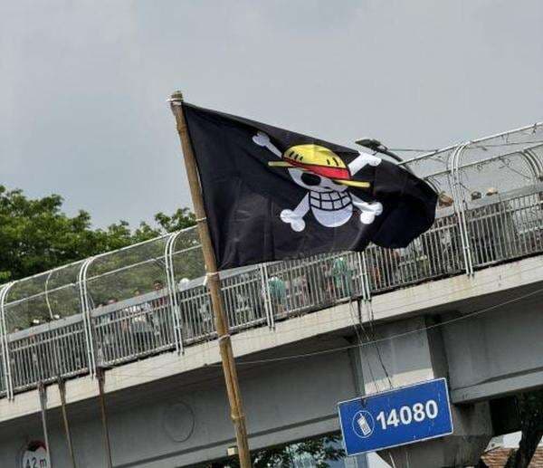 Menteri HAM: Negara Bisa Melarang Pengibaran Bendera One Piece Menteri HAM: Negara Bisa Melarang Pengibaran Bendera One Piece