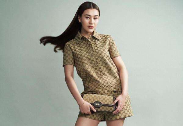 OOTD Aaliyah Massaid dengan Kemeja dan Rok Pendek, Harganya Lebih dari Rp100 Juta! OOTD Aaliyah Massaid dengan Kemeja dan Rok Pendek, Harganya Lebih dari Rp100 Juta!