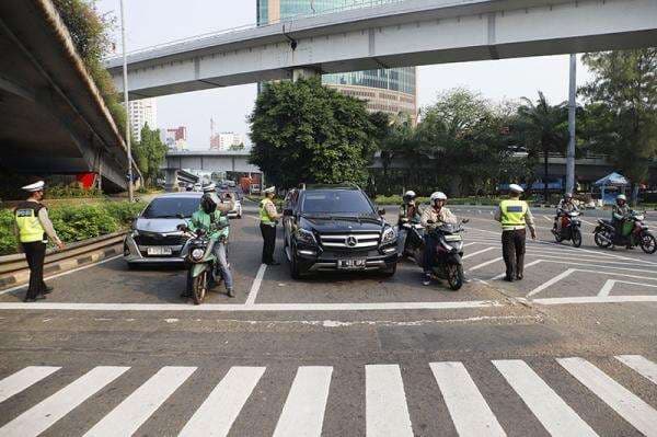 Polda Metro Tindak 3.572 Pelanggaran di Hari Pertama Operasi Patuh Jaya 2025 Polda Metro Tindak 3.572 Pelanggaran di Hari Pertama Operasi Patuh Jaya 2025
