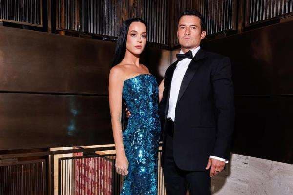 Katy Perry dan Orlando Bloom Diisukan Putus setelah 6 Tahun Bertunangan Katy Perry dan Orlando Bloom Diisukan Putus setelah 6 Tahun Bertunangan