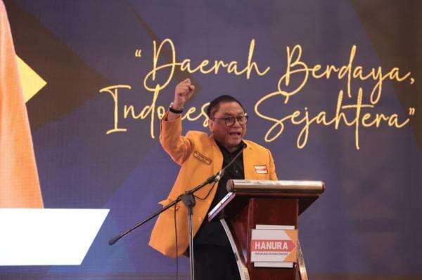 OSO Instruksikan Kader Hanura Sulsel Bersinergi dengan Pemerintah Majukan Daerah OSO Instruksikan Kader Hanura Sulsel Bersinergi dengan Pemerintah Majukan Daerah