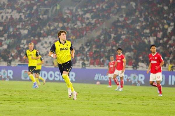 Oxford United vs Liga Indonesia All Star Berjalan Lancar meski Hujan Deras, Rahmad Darmawan Soroti Kualitas SUGBK Oxford United vs Liga Indonesia All Star Berjalan Lancar meski Hujan Deras, Rahmad Darmawan Soroti Kualitas SUGBK