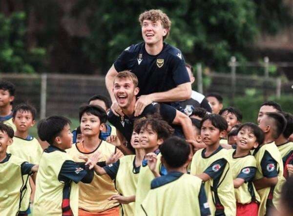 Klik di Sini! Link Live Streaming Oxford United vs Liga Indonesia All Star di Piala Presiden 2025 Malam Ini Klik di Sini! Link Live Streaming Oxford United vs Liga Indonesia All Star di Piala Presiden 2025 Malam Ini