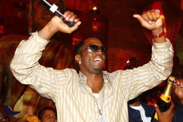 P Diddy Dituduh Perkosa Wanita dengan Alat Kelamin Seukuran Permen P Diddy Dituduh Perkosa Wanita dengan Alat Kelamin Seukuran Permen