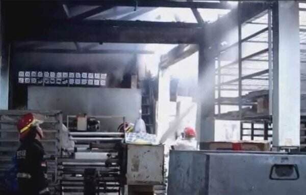 Pabrik Roti di Cileunyi Terbakar, Kerugian Capai Ratusan Juta Rupiah