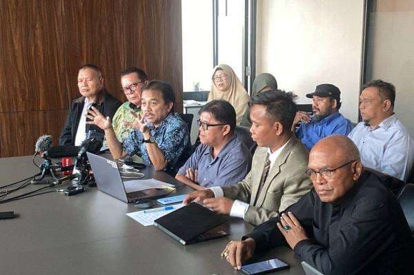 Roy Suryo Sindir soal Chaos jika Ijazah Jokowi Ditunjukkan: Logika Srimulat Roy Suryo Sindir soal Chaos jika Ijazah Jokowi Ditunjukkan: Logika Srimulat