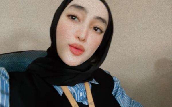 Pamer Foto Bareng Ferdi dan Putri Delina, Santyka Fauziah Buktikan Kedekatannya dengan Anak Sule Pamer Foto Bareng Ferdi dan Putri Delina, Santyka Fauziah Buktikan Kedekatannya dengan Anak Sule