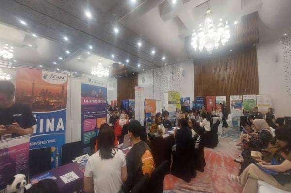 Pameran Pendidikan Bantu Siswa Indonesia Pilih Kampus Terbaik di Luar Negeri Pameran Pendidikan Bantu Siswa Indonesia Pilih Kampus Terbaik di Luar Negeri