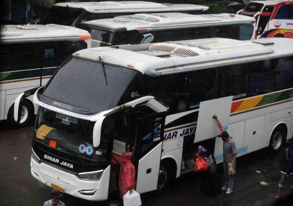 Panduan Memilih Bus yang Layak Jalan lewat Stiker: Biru, Pink, dan Tanda X, Apa Bedanya? Panduan Memilih Bus yang Layak Jalan lewat Stiker: Biru, Pink, dan Tanda X, Apa Bedanya?