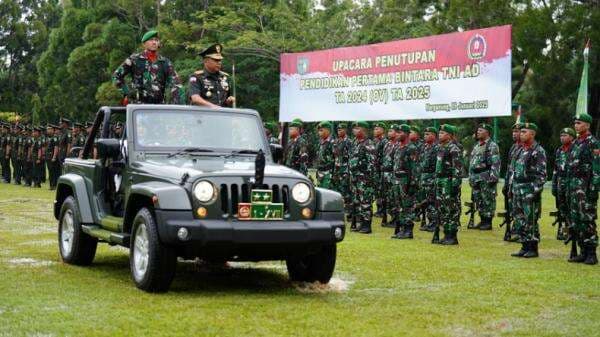 Pangdam Cenderawasih Mayjen Rudi Puruwito Lantik 90 Bintara TNI AD Pangdam Cenderawasih Mayjen Rudi Puruwito Lantik 90 Bintara TNI AD