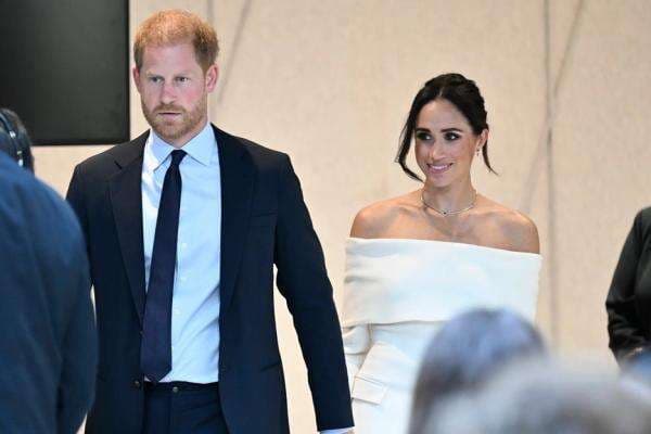 Pangeran Harry Hentikan Ambisi Meghan Markle yang Haus Ketenaran Pangeran Harry Hentikan Ambisi Meghan Markle yang Haus Ketenaran