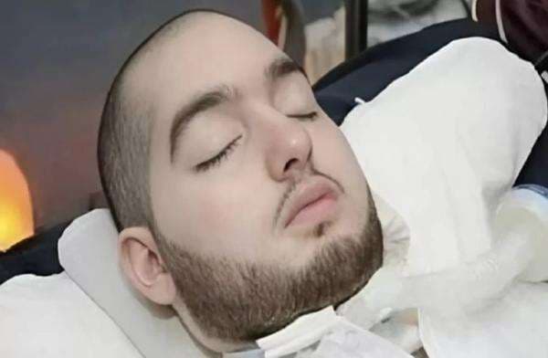 Kisah Pangeran Al-Waleed bin Khaled, Pangeran Saudi yang Meninggal Dunia Setelah 20 Tahun Koma Kisah Pangeran Al-Waleed bin Khaled, Pangeran Saudi yang Meninggal Dunia Setelah 20 Tahun Koma