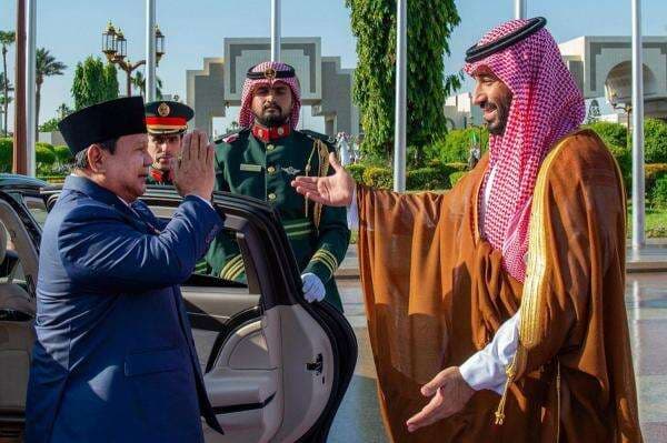 Pangeran MBS Sampaikan Salam dan Doa dari Raja Salman untuk Prabowo Pangeran MBS Sampaikan Salam dan Doa dari Raja Salman untuk Prabowo