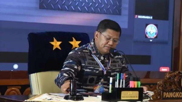 Rekam Jejak Laksda Hersan, Eks Ajudan Jokowi Jabat Pangkogabwilhan I Gantikan Letjen Kunto Rekam Jejak Laksda Hersan, Eks Ajudan Jokowi Jabat Pangkogabwilhan I Gantikan Letjen Kunto