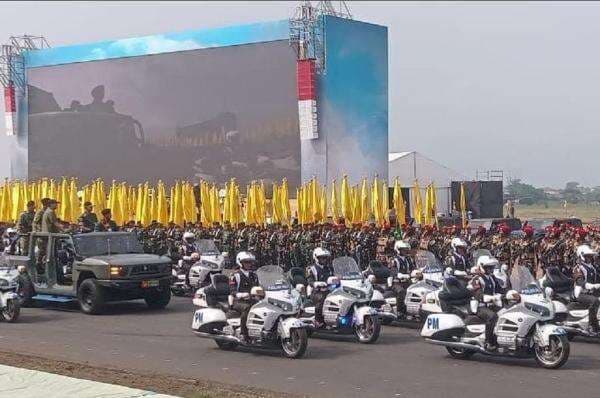 Jelang Upacara Militer di Batujajar, 27.384 Prajurit Dilibatkan Aksi Simulasi Tempur Jelang Upacara Militer di Batujajar, 27.384 Prajurit Dilibatkan Aksi Simulasi Tempur