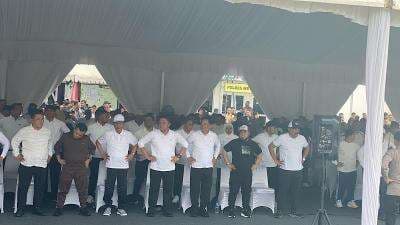 6 Perwakilan Kepala Daerah Bakal Maju ke Depan Saat Dilantik Prabowo, Ini Maknanya… 6 Perwakilan Kepala Daerah Bakal Maju ke Depan Saat Dilantik Prabowo, Ini Maknanya…