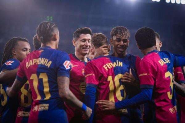 Hasil Liga Spanyol: Diwarnai Satu Kartu Merah, Barcelona Bantai Sevilla Hasil Liga Spanyol: Diwarnai Satu Kartu Merah, Barcelona Bantai Sevilla