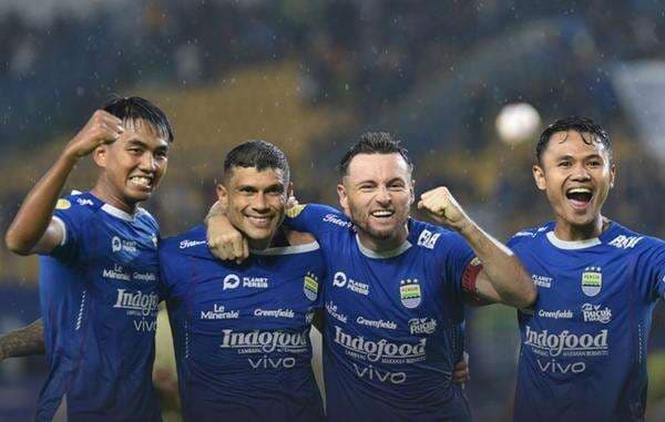 Persib Bandung Mulai Siapkan Program Latihan Individu untuk Marc Klok Cs Persib Bandung Mulai Siapkan Program Latihan Individu untuk Marc Klok Cs