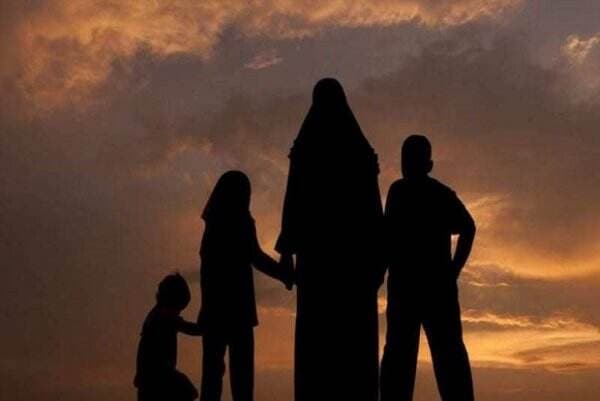 Parenting: Islam Melarang Mencela Anak