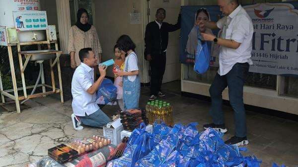 Bagikan Alat Tulis ke Anak Panti Asuhan Putra Setia Jakpus, Sekjen Perindo: Semoga Bermanfaat Bagikan Alat Tulis ke Anak Panti Asuhan Putra Setia Jakpus, Sekjen Perindo: Semoga Bermanfaat