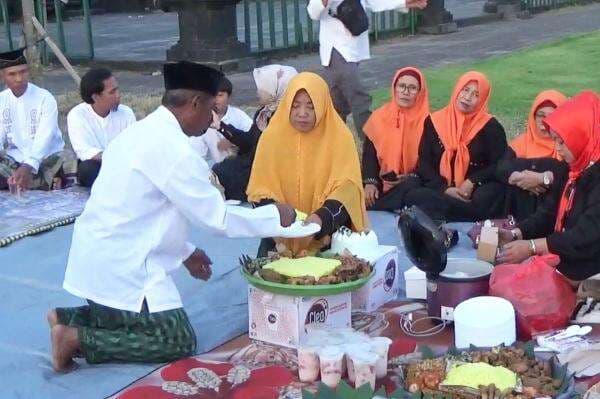 Partai Perindo Eratkan Kebersamaan Lewat Milad dan Ziarah Wali Pitu di Badung Bali Partai Perindo Eratkan Kebersamaan Lewat Milad dan Ziarah Wali Pitu di Badung Bali