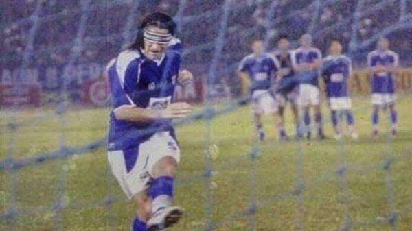 Kisah Patricio Jimenez, Legenda Persib Bandung Pencetak Gol Penalti dengan Mata Tertutup hingga Gemparkan FIFA Kisah Patricio Jimenez, Legenda Persib Bandung Pencetak Gol Penalti dengan Mata Tertutup hingga Gemparkan FIFA