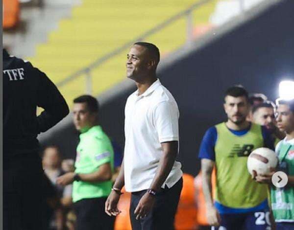 Patrick Kluivert Bahagia, Pemain Timnas Indonesia Resmi Masuk Daftar Top Skor Kompetisi Antarklub Eropa! Patrick Kluivert Bahagia, Pemain Timnas Indonesia Resmi Masuk Daftar Top Skor Kompetisi Antarklub Eropa!