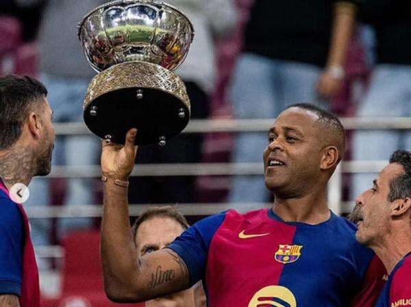 Jelang Pimpin Timnas Indonesia, Patrick Kluivert Main di Laga Real Madrid vs Barcelona di SUGBK? Jelang Pimpin Timnas Indonesia, Patrick Kluivert Main di Laga Real Madrid vs Barcelona di SUGBK?