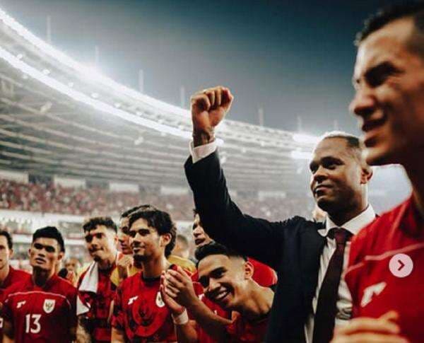 Calvin Verdonk: Patrick Kluivert Kini Dicintai Suporter Timnas Indonesia Calvin Verdonk: Patrick Kluivert Kini Dicintai Suporter Timnas Indonesia