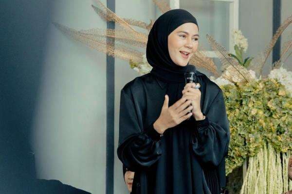Paula Verhoeven Curhat Salat Id Tanpa Anak, Singgung Pentingnya Belajar Memaafkan Paula Verhoeven Curhat Salat Id Tanpa Anak, Singgung Pentingnya Belajar Memaafkan