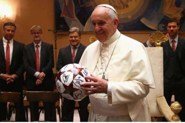 Duka Mendalam di Liga Italia: Juventus, Milan, Inter hingga Roma Hormati Kepergian Paus Fransiskus Duka Mendalam di Liga Italia: Juventus, Milan, Inter hingga Roma Hormati Kepergian Paus Fransiskus