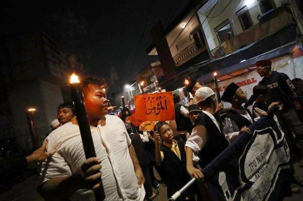 Mengungkap Arti Malam 1 Suro Bagi Umat Islam Mengungkap Arti Malam 1 Suro Bagi Umat Islam