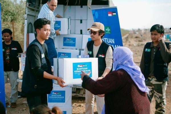 PCINU Yordania dan Perusahaan Air Mineral Salurkan Bantuan Kemanusiaan untuk Warga Palestina PCINU Yordania dan Perusahaan Air Mineral Salurkan Bantuan Kemanusiaan untuk Warga Palestina