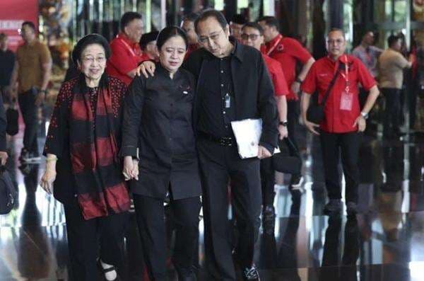 PDIP Bisa Masuk Kabinet Gantikan Menteri-menteri Loyalis Jokowi PDIP Bisa Masuk Kabinet Gantikan Menteri-menteri Loyalis Jokowi