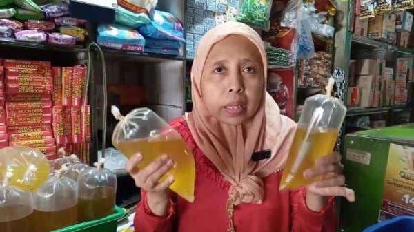 Khawatir Dapat Masalah, Pedagang di Pasar Baru Kuningan Enggan Jual Minyakita Khawatir Dapat Masalah, Pedagang di Pasar Baru Kuningan Enggan Jual Minyakita