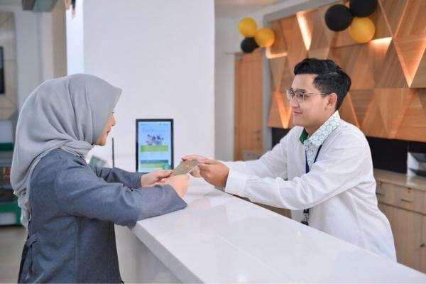 Warga Ramai Borong Emas, Deposito Emas Pegadaian Hampir Tembus 1 Ton Warga Ramai Borong Emas, Deposito Emas Pegadaian Hampir Tembus 1 Ton