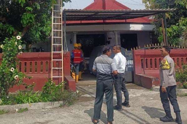 Selamat dari Maut, Pekerja Rekanan PLN Tersengat Listrik saat Ganti Kabel di Malang Selamat dari Maut, Pekerja Rekanan PLN Tersengat Listrik saat Ganti Kabel di Malang