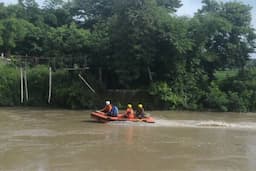 Pelajar Sidoarjo Hanyut di Sungai Pringsewu, Basarnas Lampung Turun Tangan