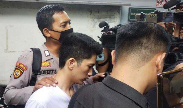 Pelaku Penyebar Video Porno Mirip Rebecca Klopper Lesu Jelang Sidang Putusan Pelaku Penyebar Video Porno Mirip Rebecca Klopper Lesu Jelang Sidang Putusan