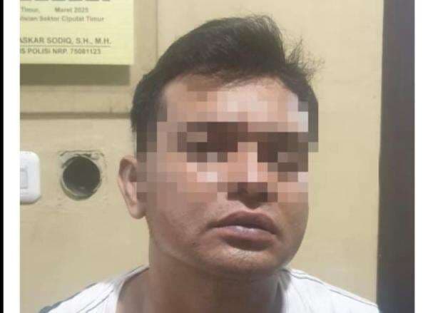 Sambil Gendong Anak, Pria yang Bunuh Istri di Tangsel Serahkan Diri ke Tetangga Sambil Gendong Anak, Pria yang Bunuh Istri di Tangsel Serahkan Diri ke Tetangga